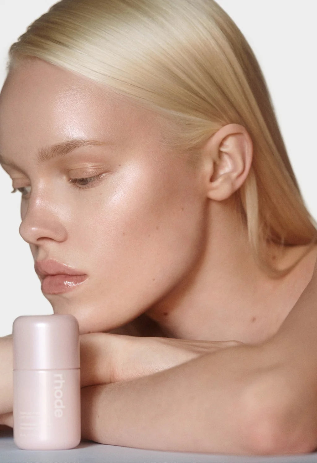 highlight milk
MULTIPURPOSE LUMINIZER