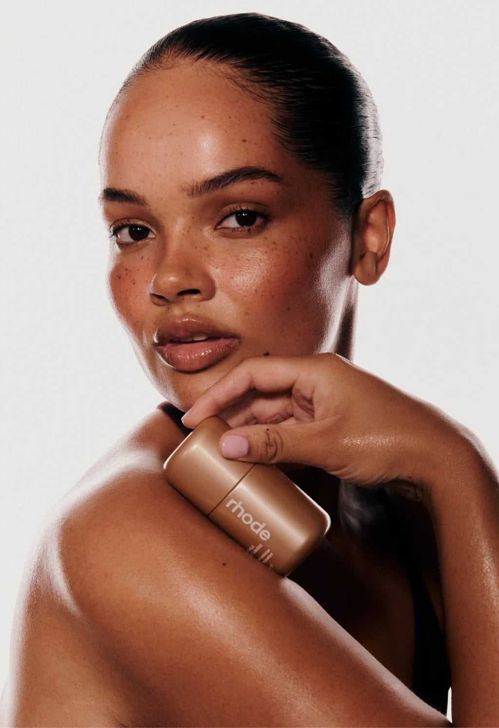 highlight milk
MULTIPURPOSE LUMINIZER
